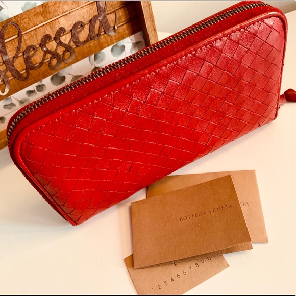 SOLD❤Bottega Veneta ❤ Authentic Wallet - Picture 2 of 8